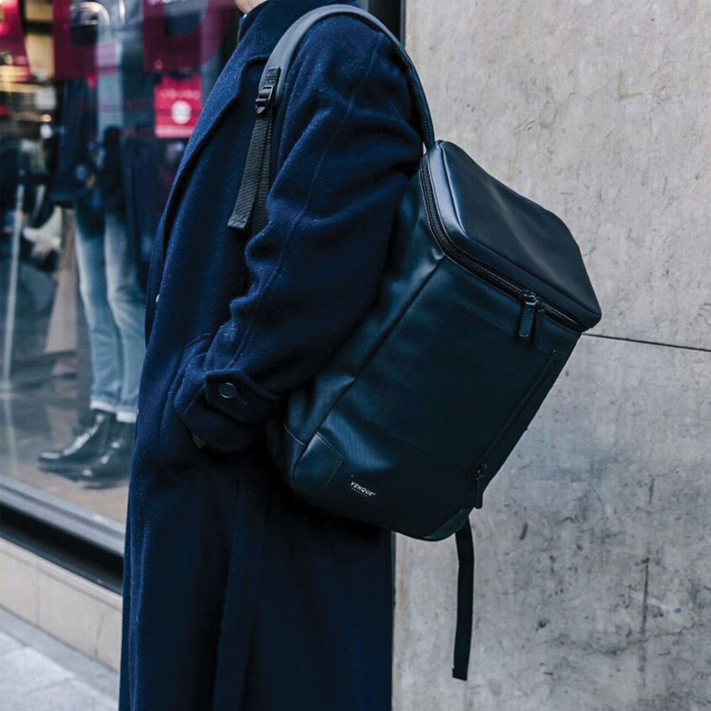 AMSTERDAM CARBON BACKPACK 20L by VENQUE