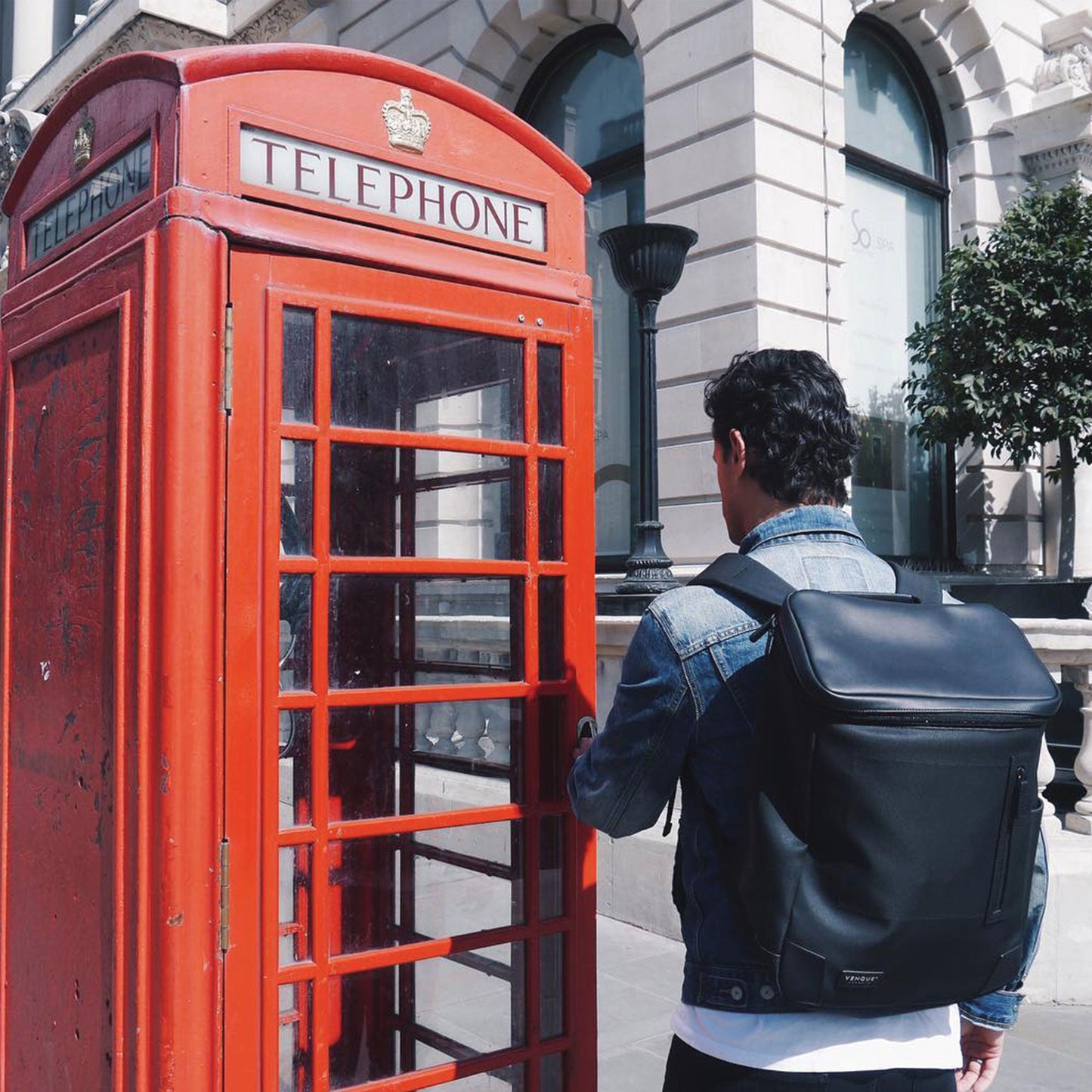 AMSTERDAM CARBON BACKPACK 20L by VENQUE